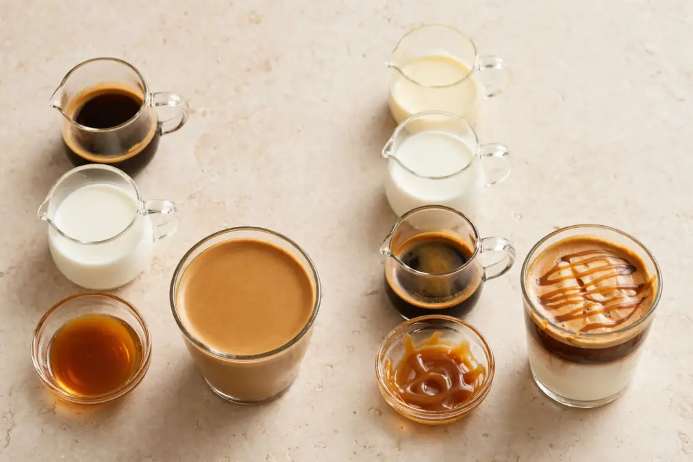 Caramel Latte vs Caramel Macchiato: What’s the Difference? 4 caramel latte macchiato flatlay
